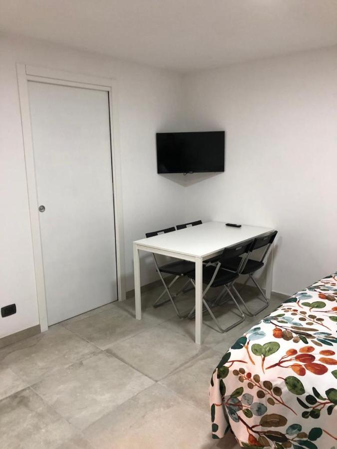 Hotel Nadyle House Napoli Esterno foto