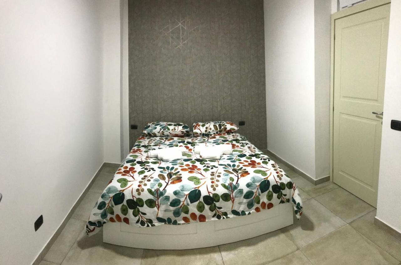 Hotel Nadyle House Napoli Esterno foto