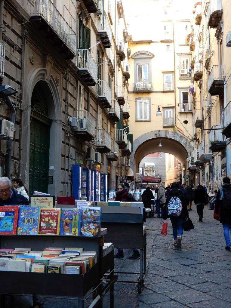Hotel Nadyle House Napoli Esterno foto