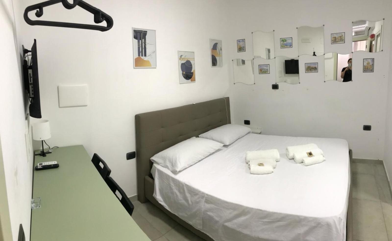 Hotel Nadyle House Napoli Esterno foto